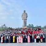 LỄ DÂNG HƯƠNG Ở QUẢNG TRƯỜNG HỒ CHÍ MINH CỦA ĐỘI TUYỂN THAM DỰ KỲ THI CHỌN HỌC SINH GIỎI QUỐC GIA – QUỐC TẾ NĂM HỌC 2025-2026