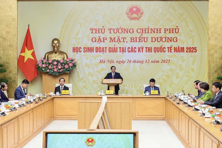 05 HỌC SINH TRƯỜNG PHAN VINH DỰ ĐƯỢC NHẬN THƯỞNG CỦA THỦ TƯỚNG CHÍNH PHỦ