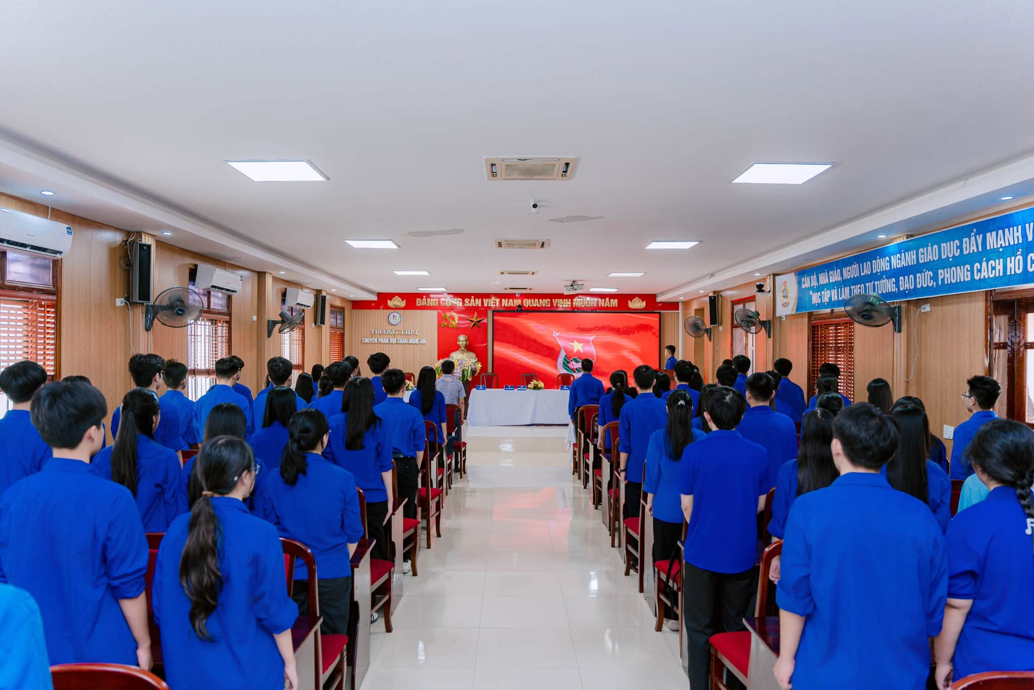 ĐẠI HỘI ĐẠI BIỂU ĐOÀN TNCS HỒ CHÍ MINH TRƯỜNG THPT CHUYÊN PHAN BỘI CHÂU NHIỆM KỲ 2026 – 2027 THÀNH CÔNG TỐT ĐẸP
